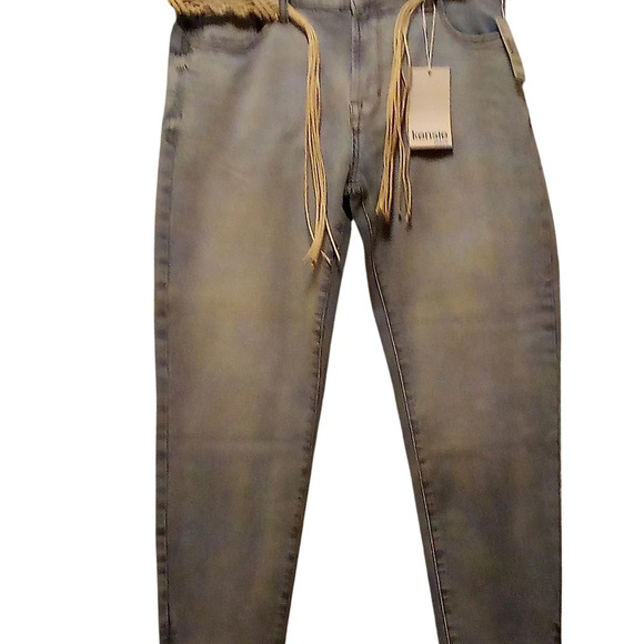 Kenzie Jeans - Lite Wash Skinny,Cropped,Slightly Distressed Jeans W/Braided Belt - Picture 7 of 16